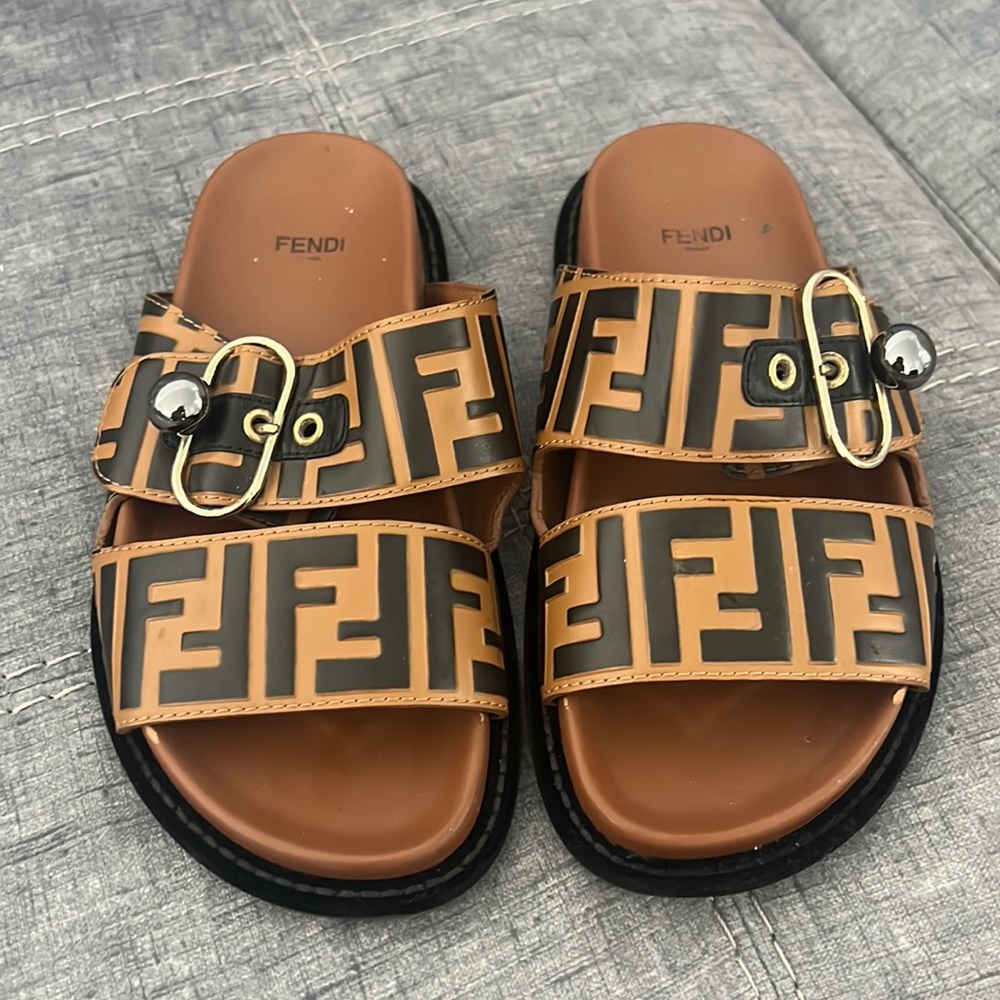 Fendi leather FF Slide